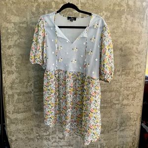 Floral blouse w embroidered top